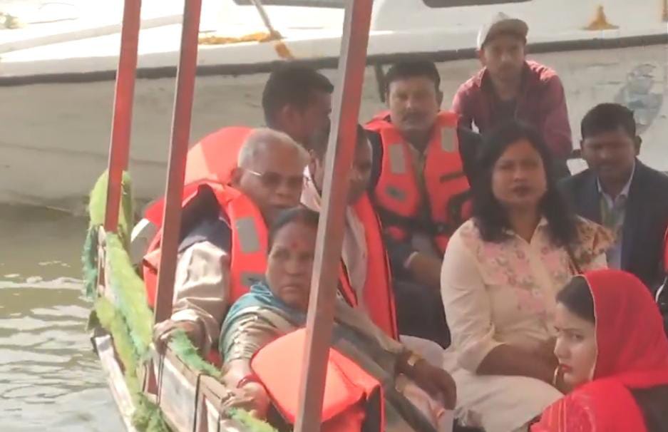महाकुंभ पहुंचे केंद्रीय मंत्री जीतन राम मांझी ने दिया बड़ा बयान-चंद लोगों की वजह से हमारी भक्ति में बाधा आ रही है.. 1 1000480188