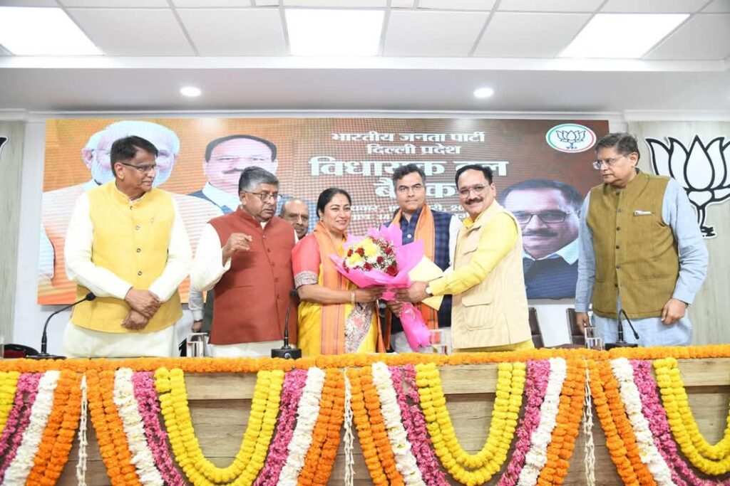 दिल्ली सरकार के संभावित मंत्रिमंडल में शामिल नामों की लिस्ट आई सामने,रेखा गुप्ता समेत इतने विधायक आज लेंगे शपथ! 1 1000480393