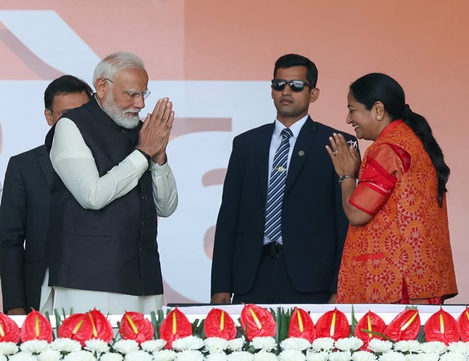रेखा गुप्ता ने ली CM पद की शपथ,पीएम मोदी समेत कई बड़े नेताओं ने दर्ज कराई अपनी उपस्थिति 1 1000480550