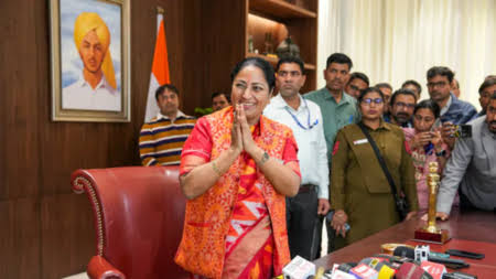CM रेखा गुप्ता ने आज बुलाई बड़ी बैठक,महिला सम्मान योजना पर लगा सकती हैं मुहर 1 1000480995