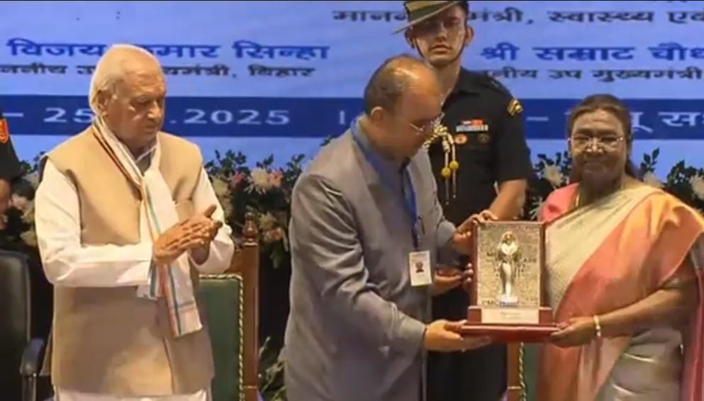 पहले कोई शाम के बाद डर से बाहर नहीं जाता था,पीएमसीएच के शताब्दी समारोह में राष्ट्रपति के सामने खूब गरजे नीतीश कुमार 1 1000482576