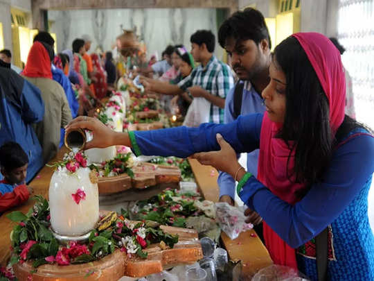 आज मनाया जा रहा है महाशिवरात्रि,जानिए पूजा मंत्र,आरती और पूजा विधि 1 1000482974
