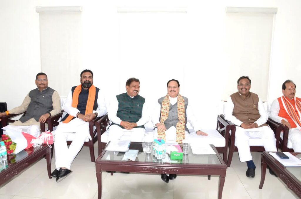 यादव पर बीजेपी को नहीं है भरोसा,मंत्रिमंडल में जगह नहीं देकर दे दिया साफ संदेश 1 1000483866