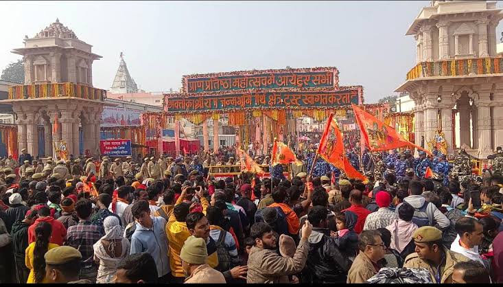 महाकुंभ के चलते राममंदिर में श्रद्धालुओं की तीन गुना बढ़ गई थी संख्या,हर दिन मिल रहे हैं लाखों की दान 1 1000484280