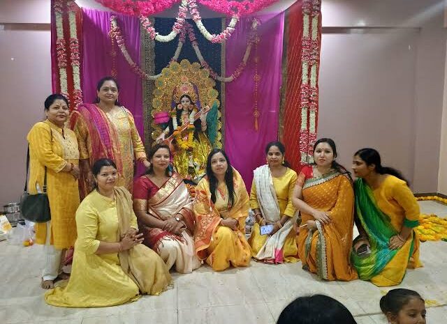 देशभर में आज धूमधाम से मनाया जा रहा है सरस्वती पूजा,जानिए इस दिन का क्या है महत्व?