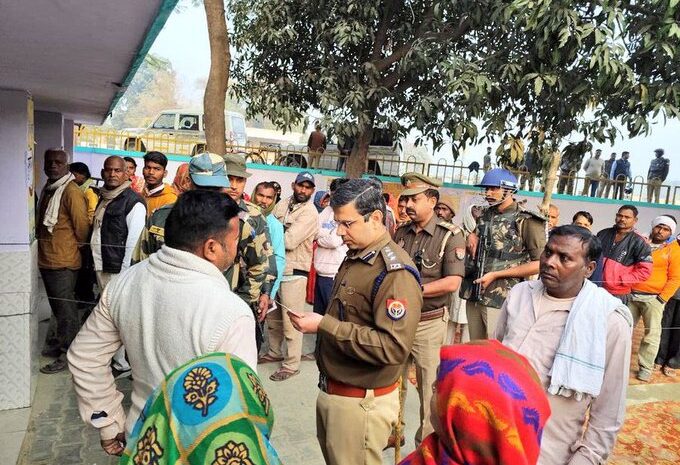  पुलिस अधिकारियों पर भड़के अखिलेश यादव,यूपी उपचुनाव को लेकर लगाया गंभीर आरोप