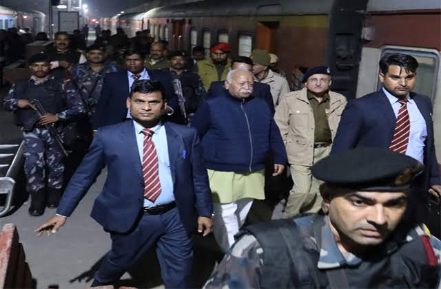  आज से 10 दिवसीय बंगाल दौरा पर रहेंगे मोहन भागवत,ममता बनर्जी के गढ़ में बीजेपी के लिए करेंगे काम?