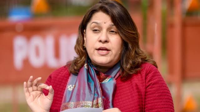 केंद्र सरकार पर भड़की कांग्रेस,बोली-इस्तीफा दें रेल मंत्री