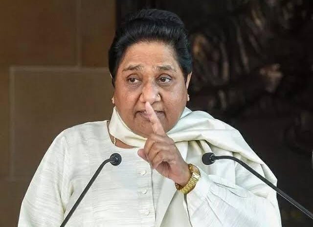 राहुल गांधी पर मायावती ने किया पलटवार,पहले अपने गिरेबान में झांके