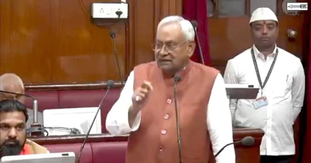 नीतीश कुमार पर रोहिणी आचार्य ने किया पलटवार,चाचा जी का ब्लड प्रेशर हाई हो जाता है इसलिए चीखने-चिल्लाने से परहेज करें.. 1 1000486606