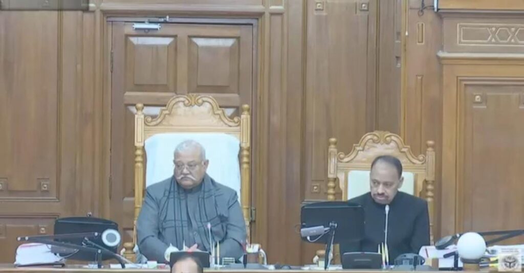 अखिलेश पर भड़के सीएम योगी,बोले-औरंगजेब को मानने वाले विधायक को यूपी भेजिए हम इलाज कर देंगे 1 1000486769