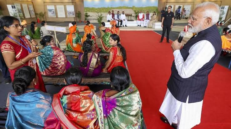 लखपति दीदियों से आज बातचीत करेंगे पीएम मोदी,2,587 करोड़ की परियोजनाओं का करेंगे उद्घाटन-शिलान्यास 1 1000487970