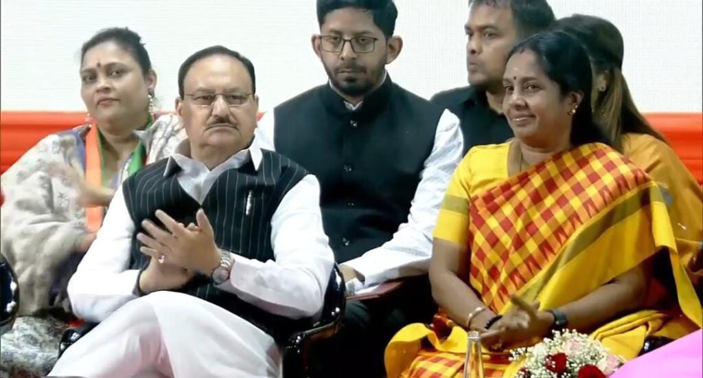 बहनों की सुरक्षा की जिम्मेदारी मेरी है,महिलाओं को हर महीने देंगे 2500 रुपये,सीएम रेखा गुप्ता का बड़ा ऐलान 1 1000488176