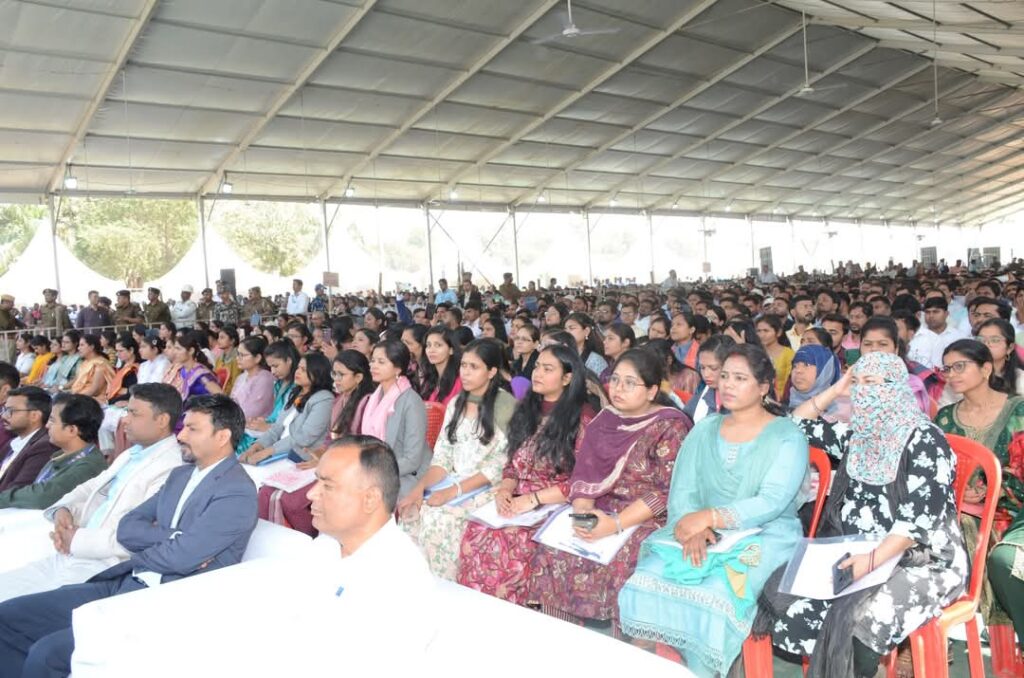हमने सभी के उत्थान के लिए कार्य किया,नियुक्ति वितरण कार्यक्रम में बोल नीतीश कुमार 1 1000488537