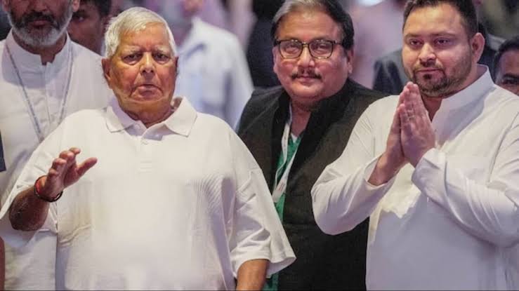 नौकरी के बदले जमीन मामले में तेजप्रताप यादव को मिली बड़ी राहत,पिछले महीने कोर्ट ने लालू परिवार को किया था तलब 1 1000489827