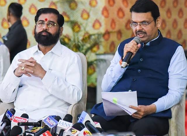 महाराष्ट्र की राजनीति में आने वाला है अनोखा मोड़,CM फडणवीस ने बदल दिया शिंदे सरकार का फैसला!