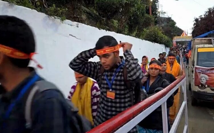 मां वैष्णो देवी मंदिर में भक्तों की उमड़ी भारी भीड़,सीसीटीवी कैमरे और ड्रोन से रखी जा रही है निगरानी