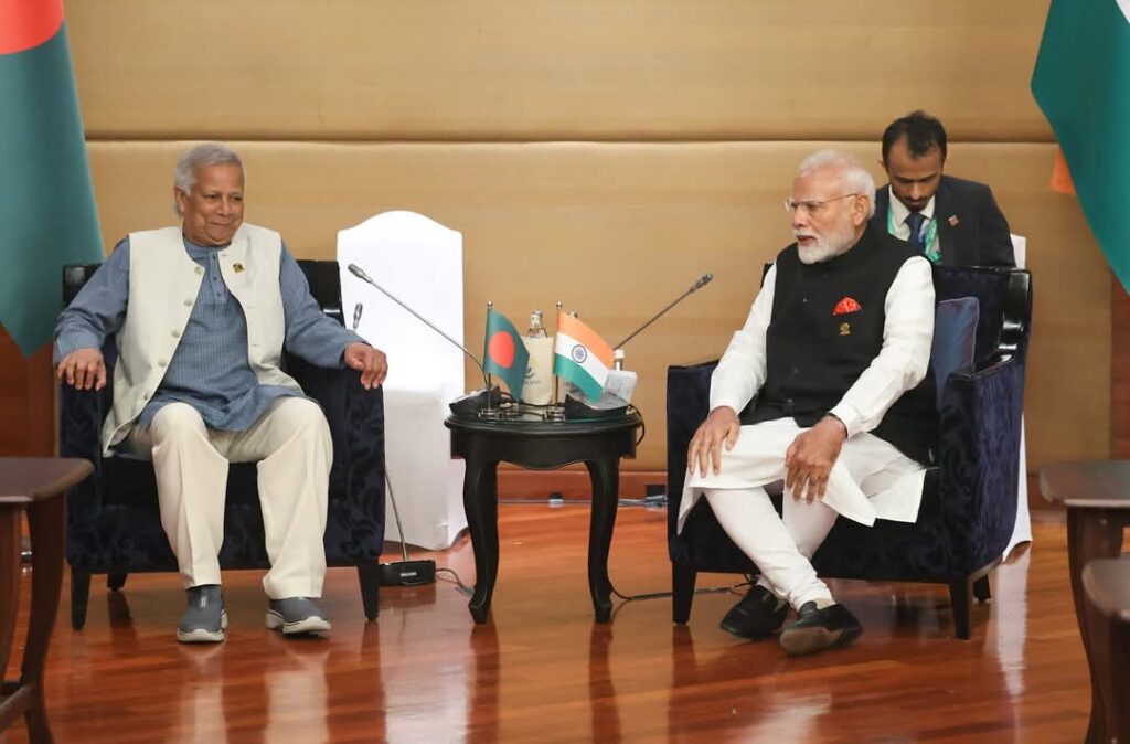 पीएम मोदी और मोहम्मद यूनुस की मुलाकात लाएगी रंग,भारत-बांग्लादेश के रिश्ते में आएगी मिठास 1 1000502672