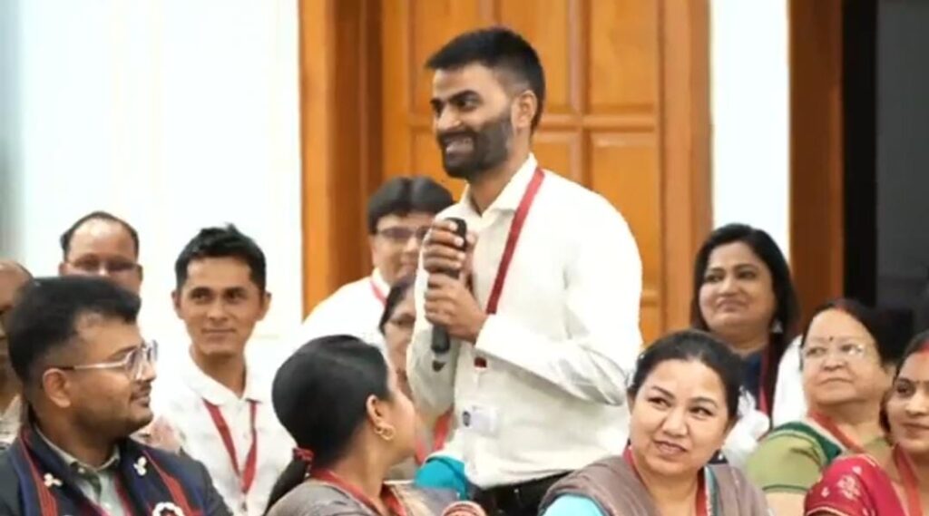 मुद्रा योजना के लाभार्थियों से पीएम मोदी ने की बातचीत,बोले-देश के नौजवानों को उनके पैरों पर खड़ा करना है 1 1000504618