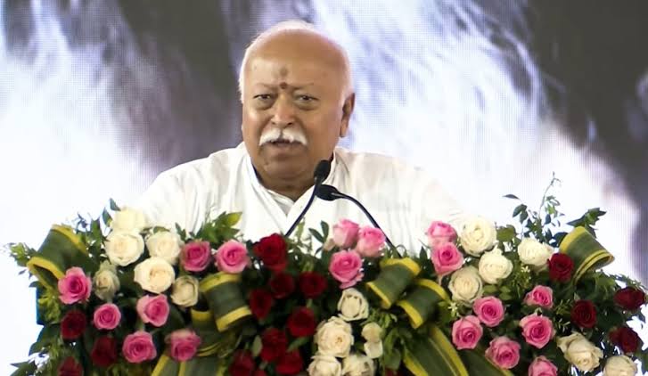 आज भी ऐसी ताकतें हैं जो चाहती हैं कि हम बदल जाएं,हिन्दू धर्म को लेकर खूब बोले मोहन भागवत 1 1000506843