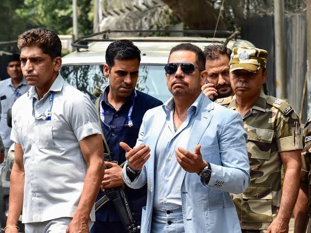 भारत और किसानों की जमीन को लूटेंगे,भाजपा ने रॉबर्ट वाड्रा पर लगाया कई गंभीर आरोप 1 1000508363