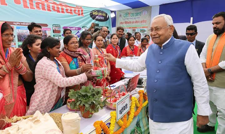 महिला संवाद की फिर हुई शुरुआत,चुनाव से पहले महिलाओं को एकजुट करेंगे नीतीश कुमार 1 1000508714