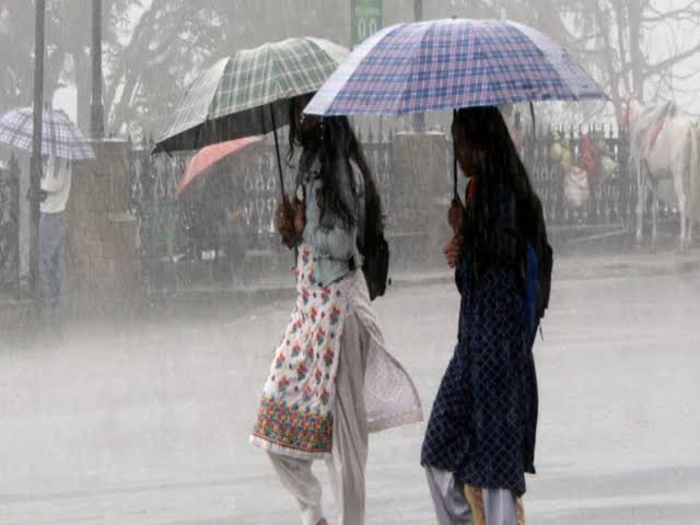 तेज हवाओं के साथ आज और कल होगा घनघोर बारिश,बिहार के लिए मौसम विभाग ने जारी की चेतावनी 1 1000508720
