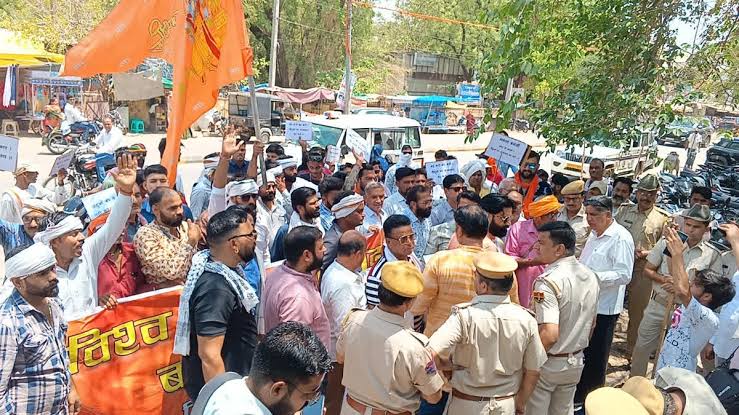 राष्ट्रपति शासन लगाने की मांग हुई तेज,ममता बनर्जी की बढ़ने वाली है मुसीबत! 1 1000510752