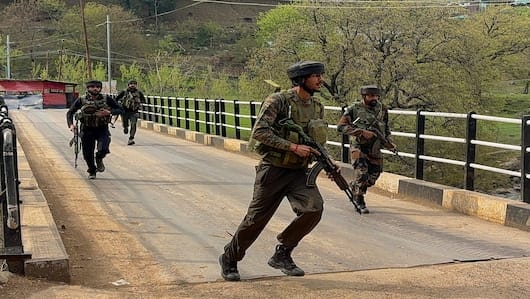 भारत कभी भी कर सकता है सर्जिकल स्ट्राइक!खौफ में है पाकिस्तान की सेना 1 1000511140