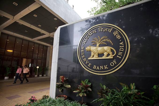 अपना गोल्ड भंडार भरने में जुटा RBI,खरीद डाला 57.5 टन सोना 1 1000512143