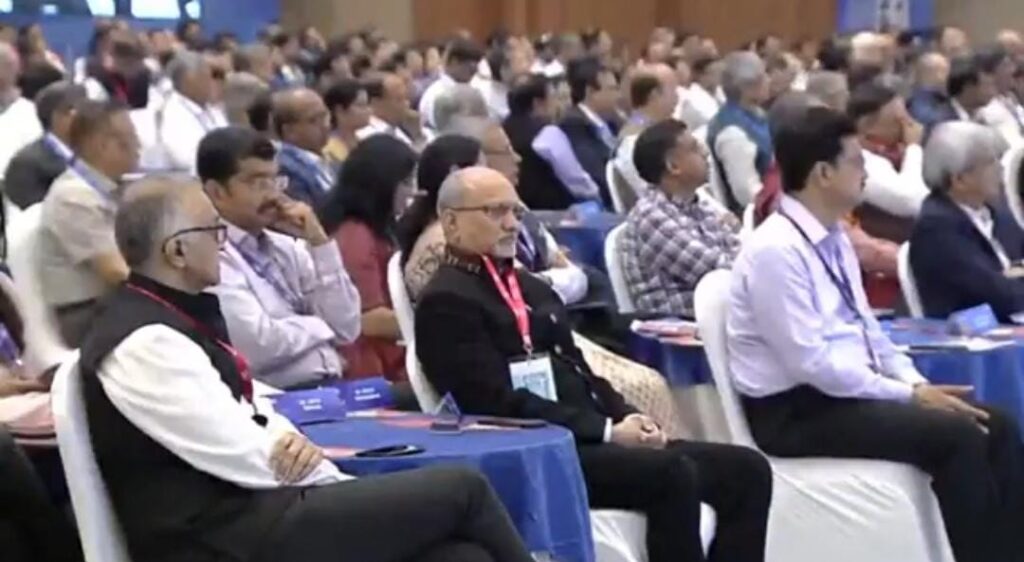 किसी भी देश का भविष्य उसकी युवा पीढ़ी पर निर्भर होता है,YUGM को संबोधित करते हुए बोले पीएम मोदी 1 1000513538