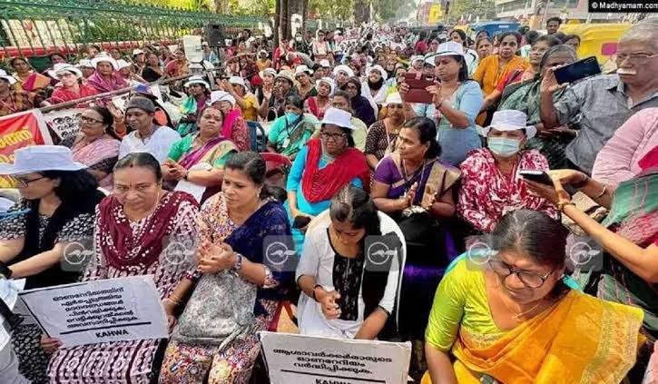 50 दिनों से जारी है आशा कार्यकर्ताओं का विरोध,कब सुनेगी सरकार?