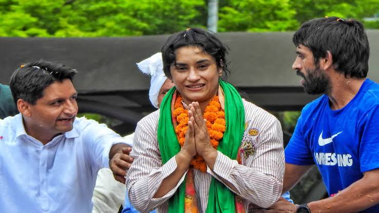 विनेश फोगाट पर पैसा के साथ प्लॉट की हुई बरसात,हरियाणा सरकार ने किया बड़ा ऐलान