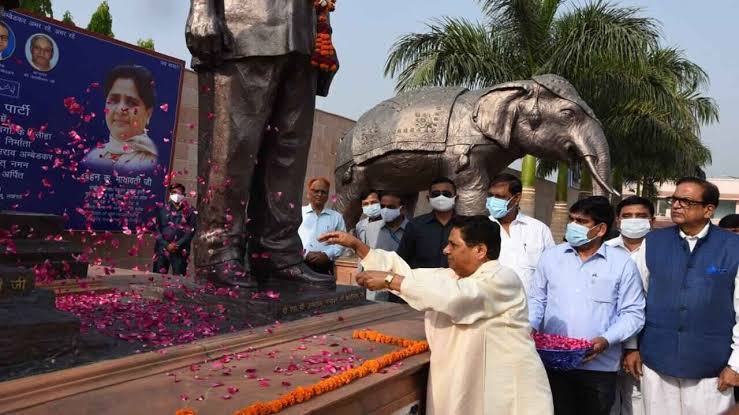 आदिवासी और पिछड़े वर्गों को बनना होगा अंबेडकरवादी,लोगों से मायावती का आह्वान