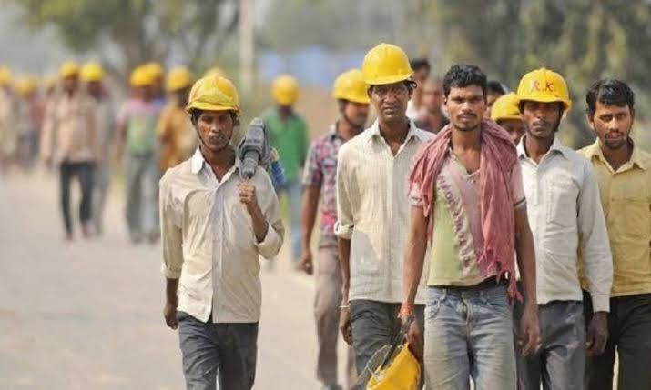 आखिर क्यों मनाया जाता है मजदूर दिवस?जानिए पूरी कहानी 1 1000513988