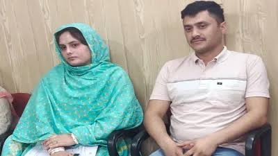 CRPF जवान को पाकिस्तानी महिला से शादी करना पड़ा महंगा,हो गया सस्पेंड,छुपाई थी शादी की जानकारी! 1 1000515190