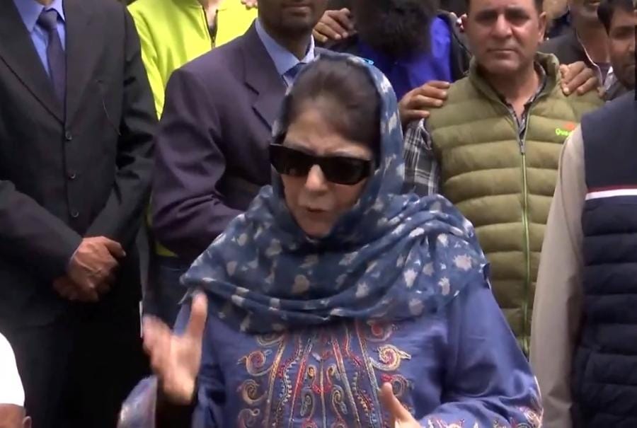 कश्मीरियों ने दिखाया है कि वे इस दर्द में देश के साथ हैं,मोदी सरकार पर भड़की पूर्व मुख्यमंत्री महबूबा मुफ्ती 1 1000515675