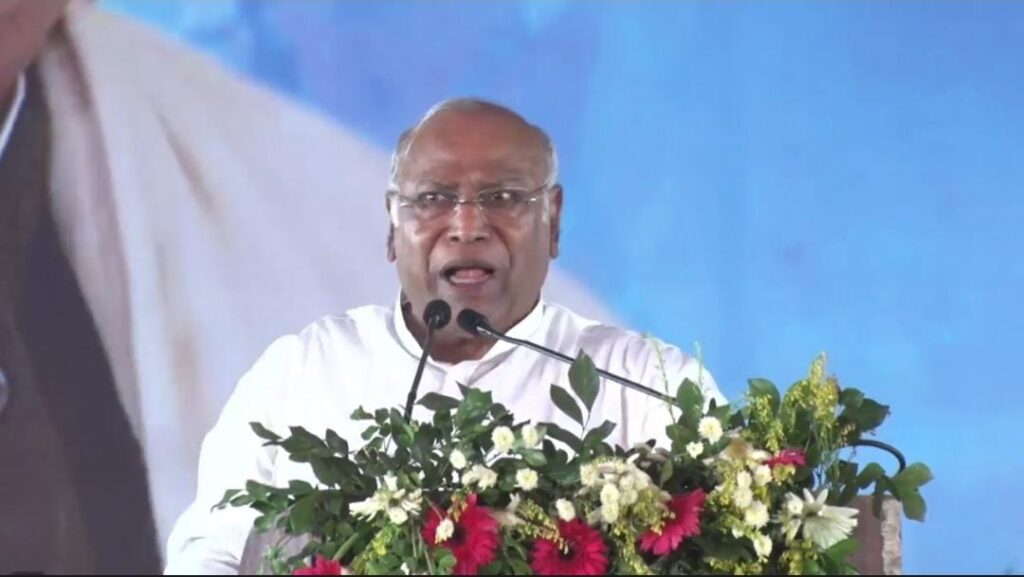 मल्लिकार्जु खरगे ने किया बड़ा खुलासा,पीएम मोदी के पास पहले से थी पहलगाम मामले की जानकारी,भेजा जा चुका था खुफिया रिपोर्ट 1 1000516004