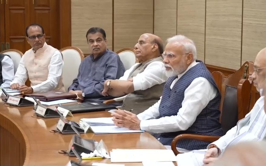 3 देशों की यात्रा को पीएम मोदी ने किया रद्द,स्ट्राइक के बाद लिया बड़ा निर्णय 1 1000516402