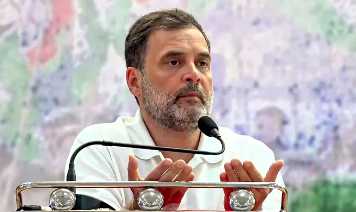 सरकार से डेटा मांगने पर राहुल पर भड़की बीजेपी,बोली-कितने पाकिस्तानी जेट गिराए,यह क्यों नहीं पूछ रहे हैं? 1 1000522279