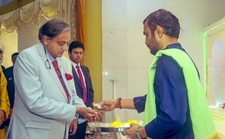 अपने हीं नेता शशि थरूर को कांग्रेस ने बताया बीजेपी का चमचा,कहा-वह मोदी जी के चमचागिरी में लगे हुए है
