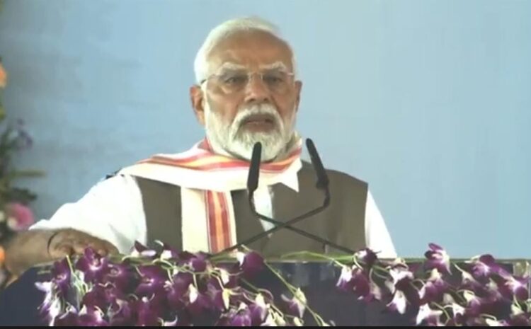 पीएम मोदी ने अपने भाषण की शुरुआत भोजपुरी भाषा में की,खूब बजी तालियां