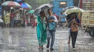 देश में कई जगहों पर हो रही है झमाझम बारिश,कई राज्यों के लिए मौसम विभाग ने जारी की अलर्ट 1 1000531100