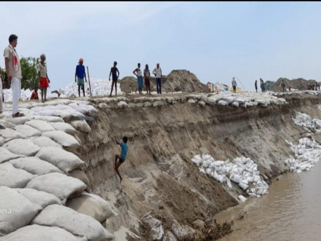 गंगा कटाव रोकने के नाम पर चल रहा है बड़ा खेल,सरकारी पैसों का हो रहा है बंदरबांट! 1 1000531151