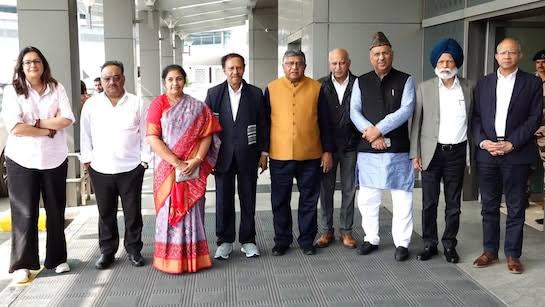 आज शाम 7 बजे विदेश से लौटे सांसदों के साथ डिनर करेंगे पीएम मोदी,सर्वदलीय प्रतिनिधिमंडलों के साथ भी करेंगे बैठक 1 1000531943