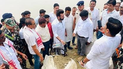 गंगा कटाव रोकने के नाम पर चल रहा है बड़ा खेल,सरकारी पैसों का हो रहा है बंदरबांट!