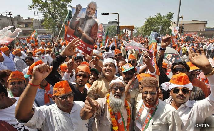 अल्पसंख्यकों के बीच अपनी पैठ बनाने में जुटी मोदी सरकार!करने जा रही है ये काम..