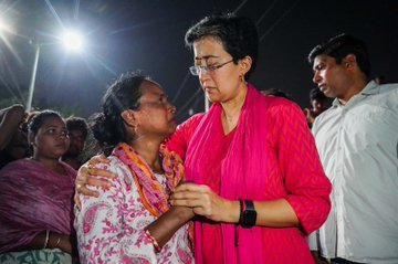 सीएम रेखा गुप्ता को झुग्गीवालों की हाय लगेगी,लोगों से मिलने के बाद आतिशी ने आखिर क्यों दे दी ऐसी श्राफ?