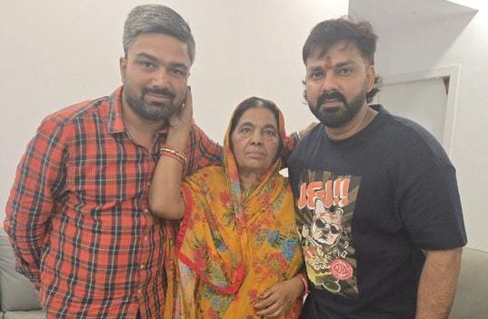 पवन सिंह से मनीष कश्यप ने किया मुलाकात,चुनाव से पहले गरमाई सियासत