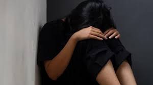 खत्म हो चुकी है इंसानियत,पिता के सामने लड़की के साथ करते रहा….